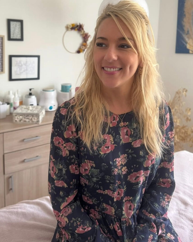 Adélaïde Beneton, partenaire d'À l'aube avec son entreprise de massage et soins esthétiques, Adélaïde