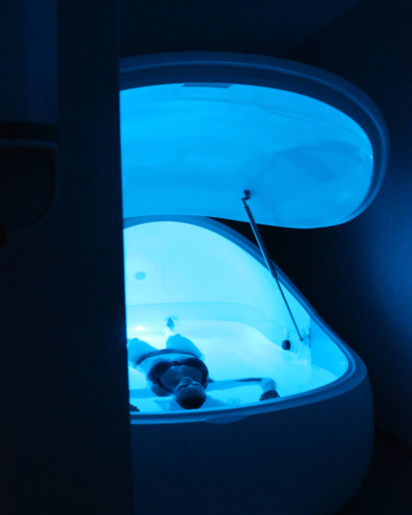 Cocon flottaison, partenaire d'À l'aube avec son entreprise de centre de bien-être et de massages, situé à Beure, à proximité de Besançon, dans le Doubs.