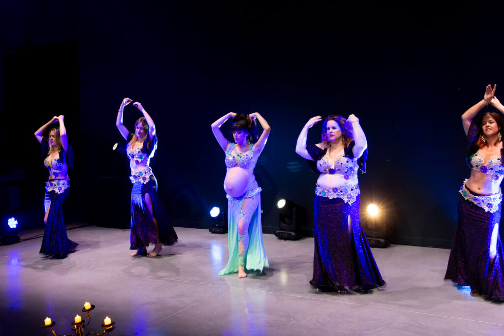 L'association Almélina basée à Saint-Vit propose des prestations professionnelles de danse orientale